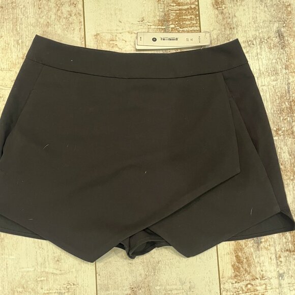 Aqua NWT Black Envelope Mini Skirt - Picture 2 of 4